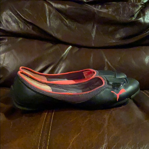 Women’s size 8 Puma ballet sneakers!